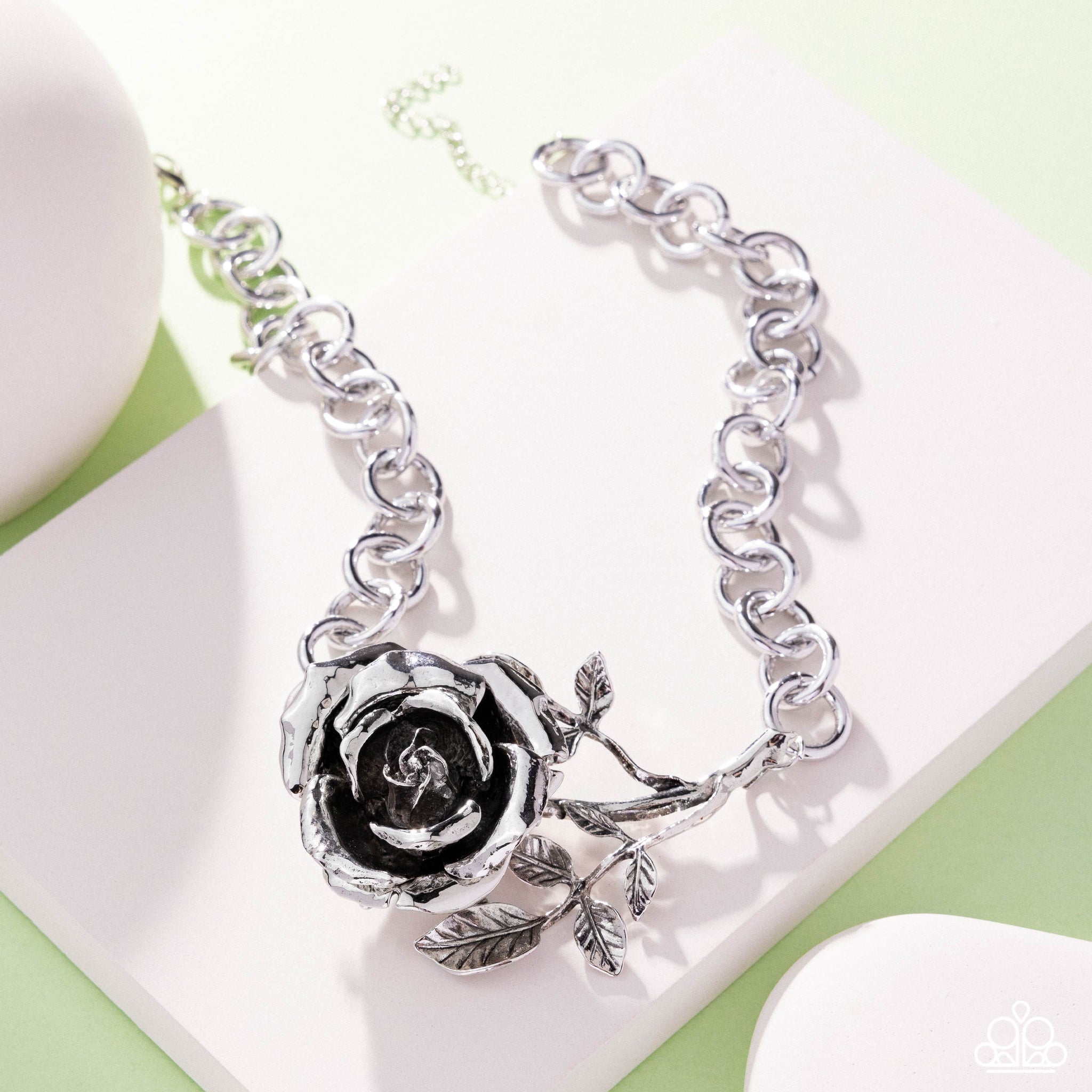 Paparazzi Whimsical Appearance - Silver